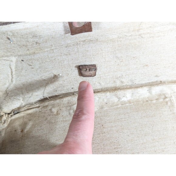 Vintage 1940s English leather suitcase with key, Genuine WWII leather - Picture 7 of 10